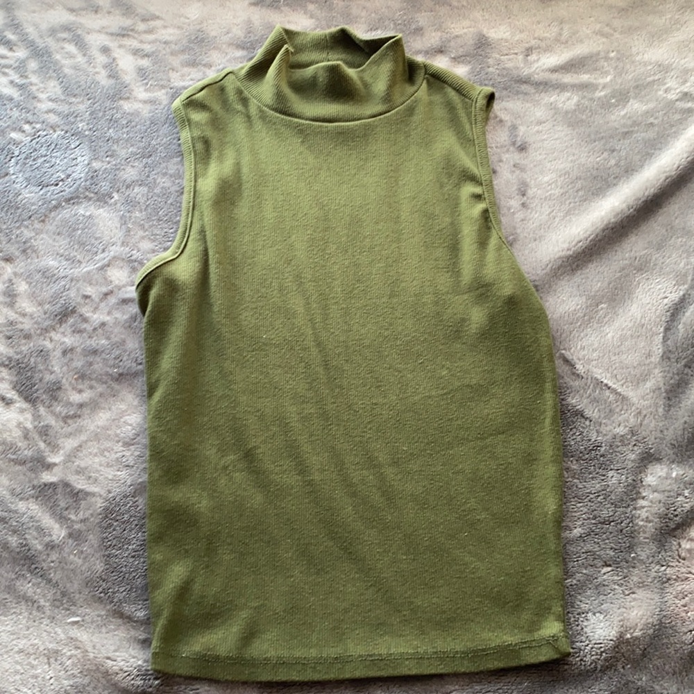 No Boundaries, size S/SH, Color dark green